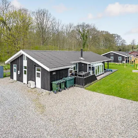 Beautiful In Juelsminde With Indoor Swimming Pool Sonderby (Midtjylland)
