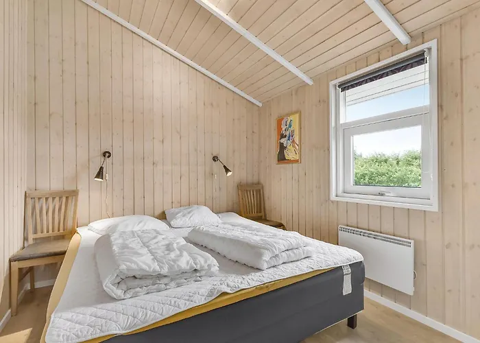 Amazing In Juelsminde With Sauna *