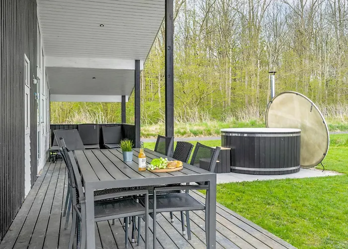 Amazing In Juelsminde With Sauna *